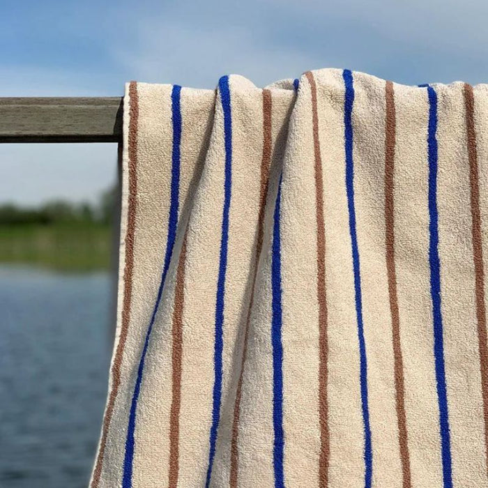 Raita Hooded Towel - Caramel / Ice Blue par OYOY Living Design - OYOY MINI - Bath time | Jourès Canada
