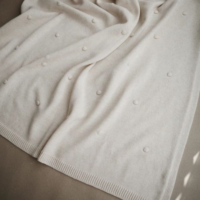 Mushie Knitted Textured Dots Baby Blanket  - Off White par Mushie - Baby | Jourès Canada