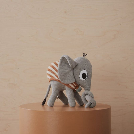 Henry The Elephant - Grey par OYOY Living Design - Nursing Pillows & Animals Cushions | Jourès Canada