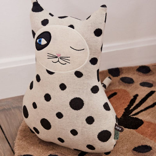 Darling - Zorro Cat - Off white / Black par OYOY Living Design - Nursing Pillows & Animals Cushions | Jourès Canada