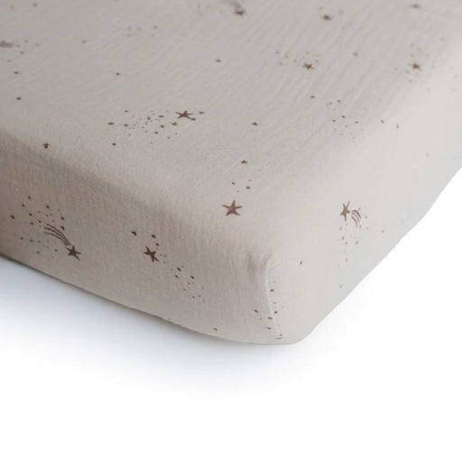 Mushie Extra Soft Muslin Crib Sheet - Falling stars par Mushie - The Space Collection | Jourès Canada
