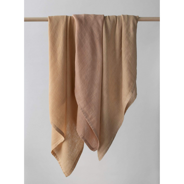 Organic Swaddle Baby Blanket (Natural Dye) - Pack of 3 - Dusty Pink Mix par La Petite Leonne - Baby | Jourès Canada